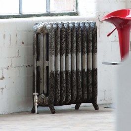 Установка чугунного дизайнерского радиатора в Москве